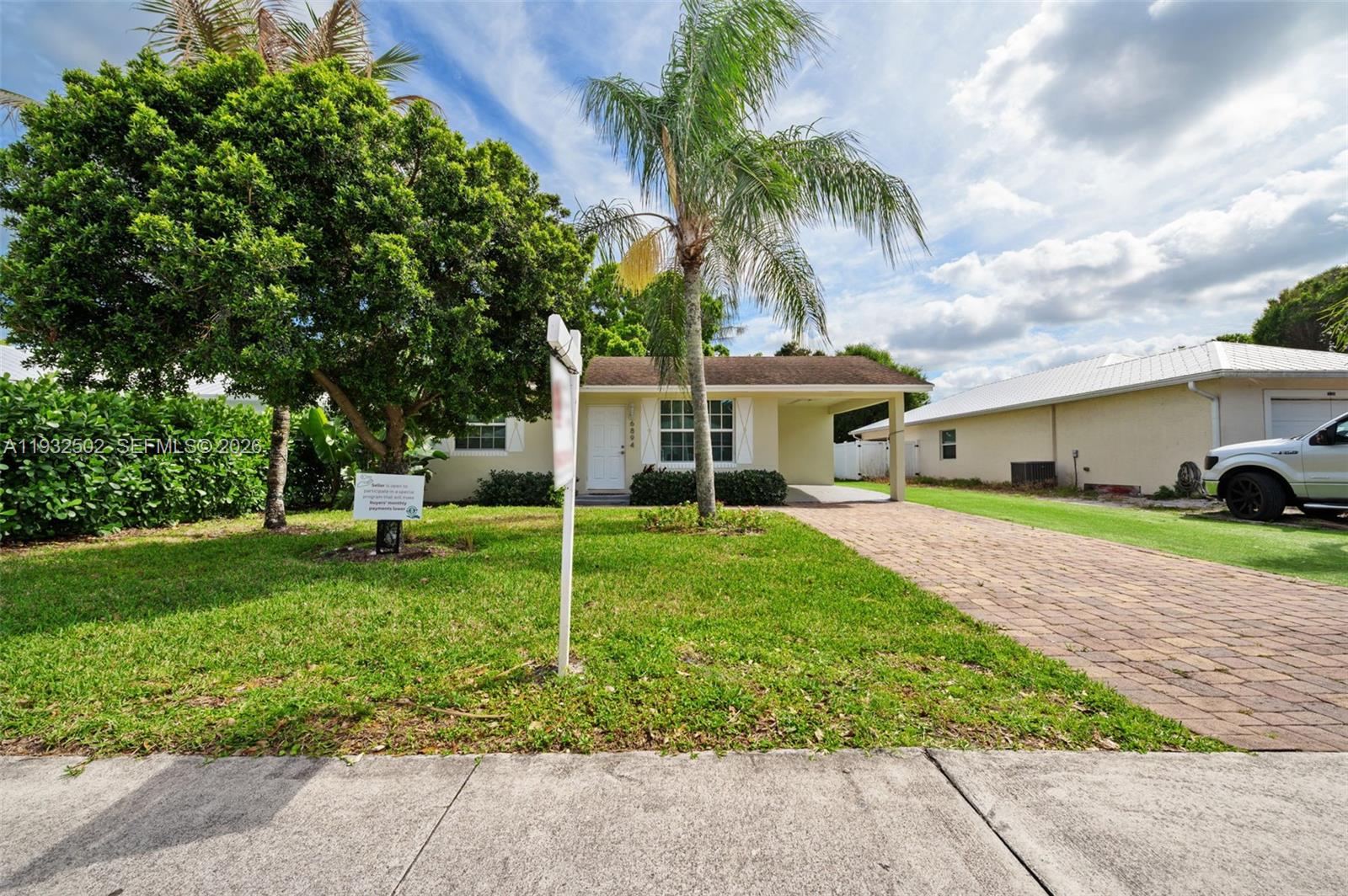 6894 3rd St Jupiter, FL 33458