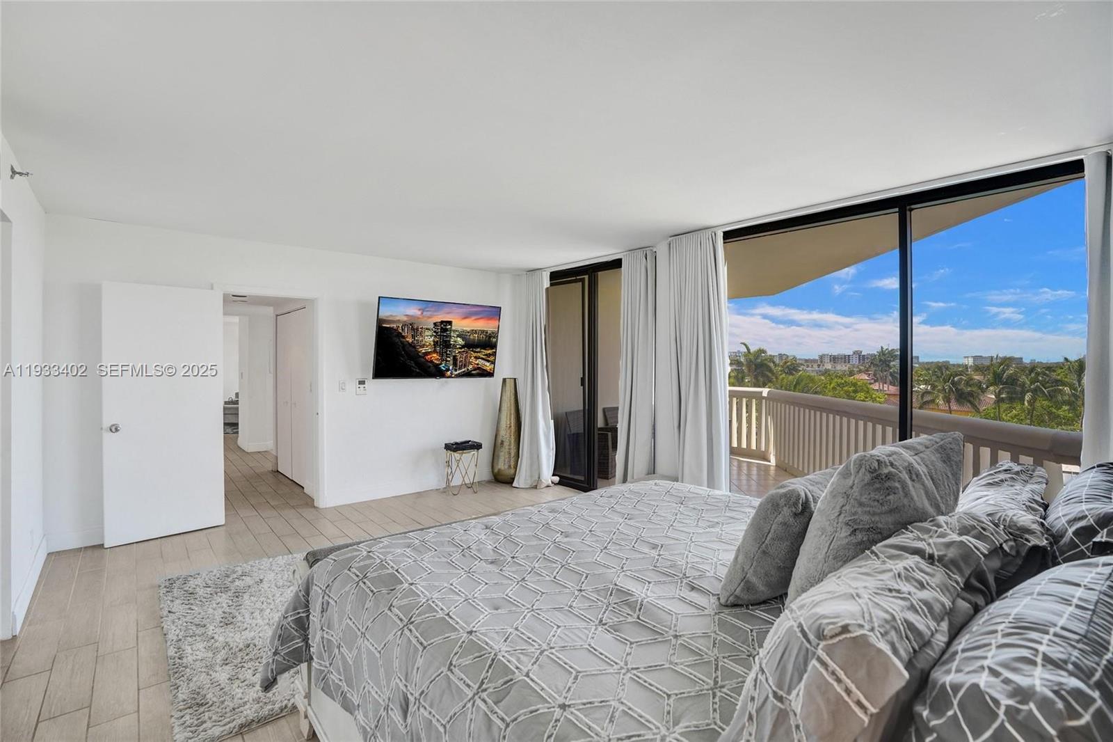 1000 E Island Blvd #503 Aventura, FL 33160