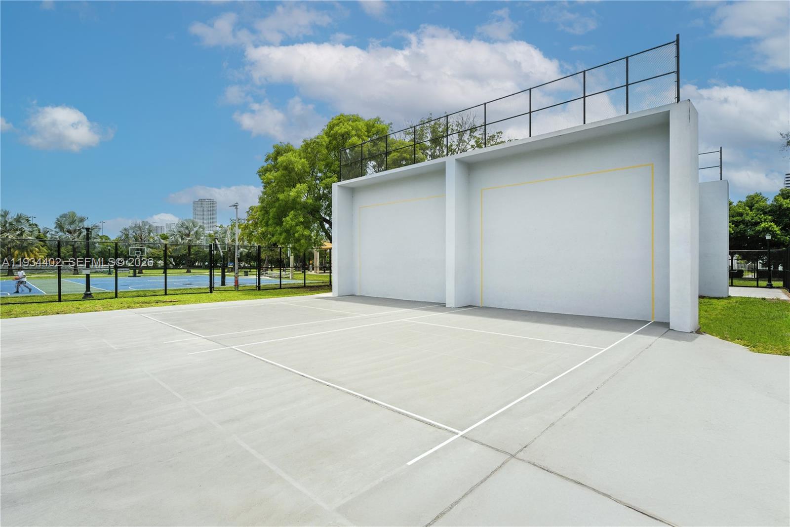 842 Meridian Ave #2A Miami Beach, FL 33139