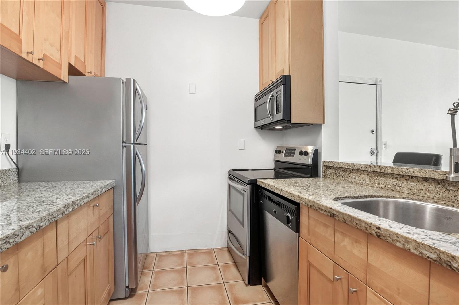 842 Meridian Ave #2A Miami Beach, FL 33139