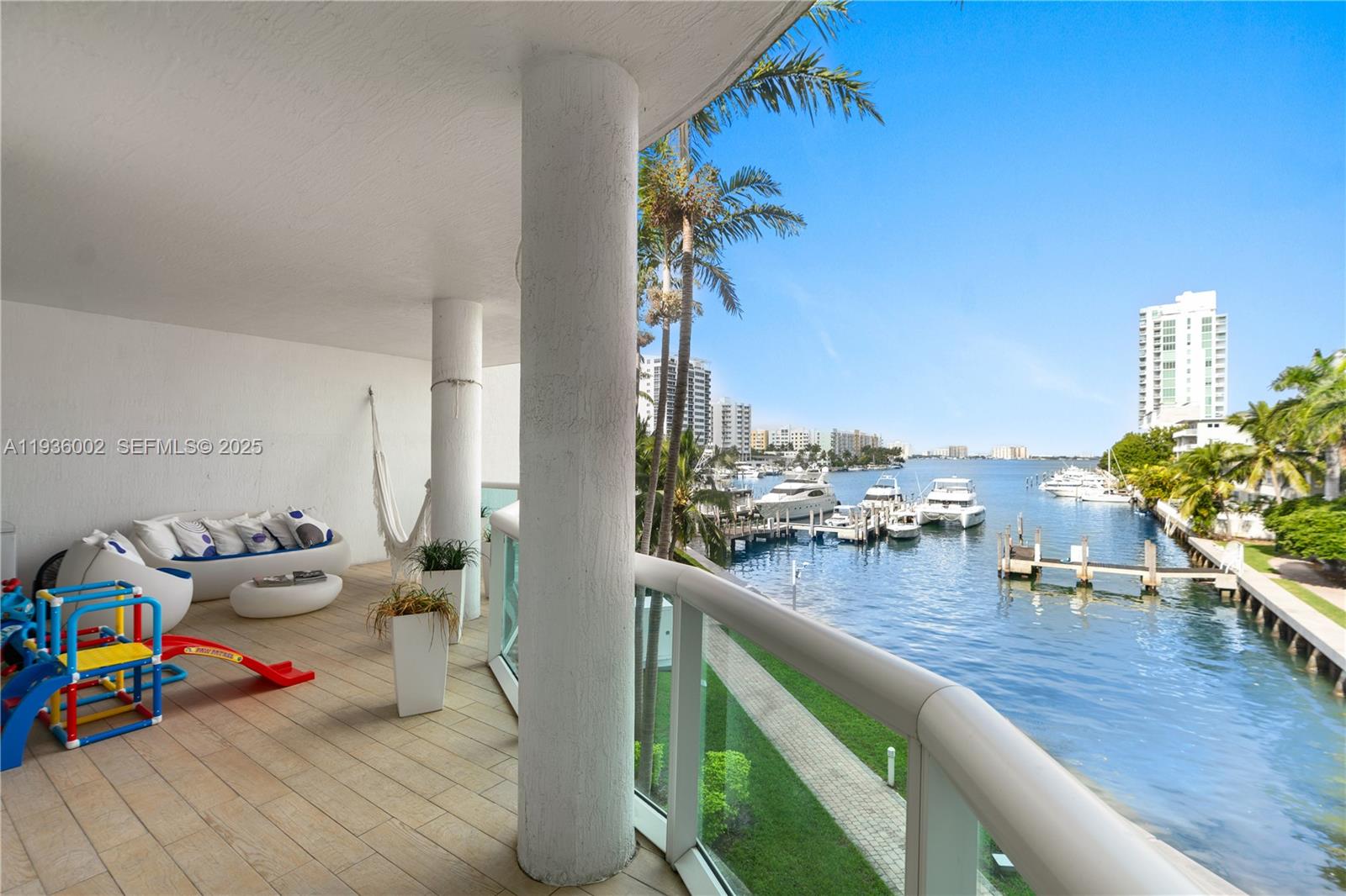 7918 Harbor Is Dr #212