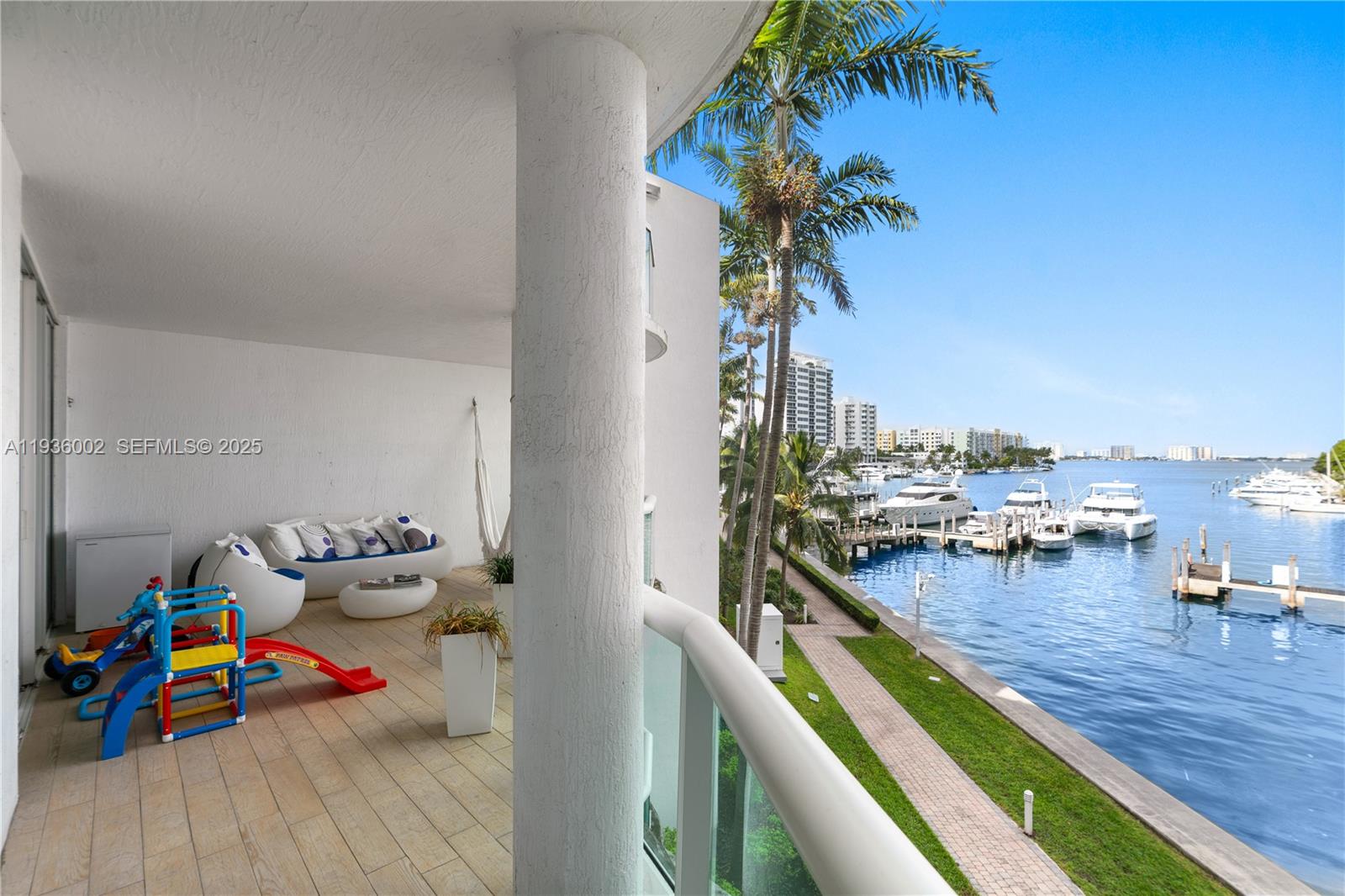 7918 Harbor Is Dr #212 North Bay Village, FL 33141