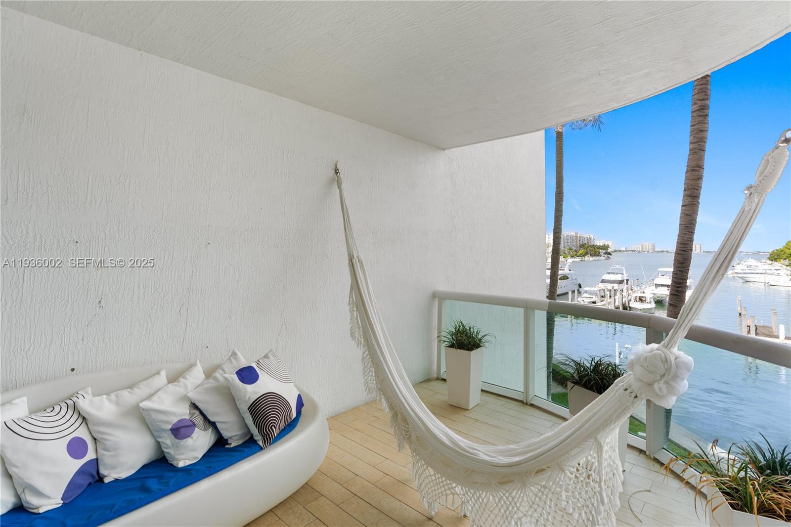 7918 Harbor Is Dr #212 North Bay Village, FL 33141