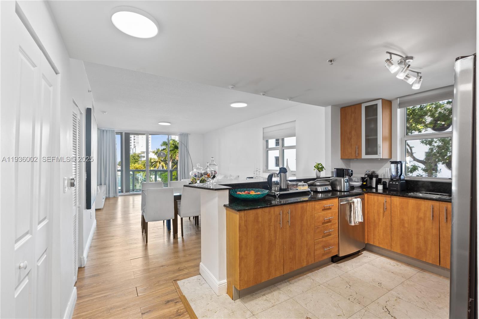 7918 Harbor Is Dr #212 North Bay Village, FL 33141