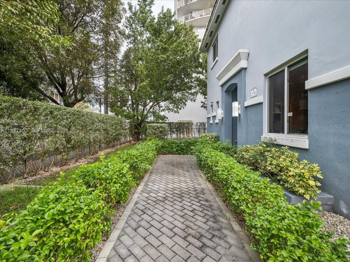 2730 SW 26th St #2730