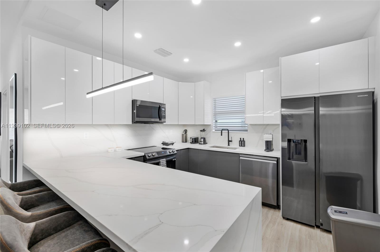 121 NW 53rd St Miami, FL 33127