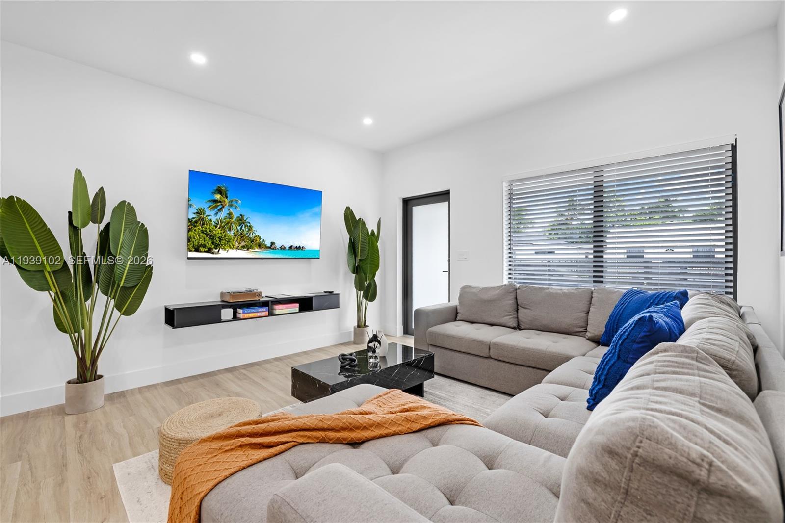 121 NW 53rd St Miami, FL 33127