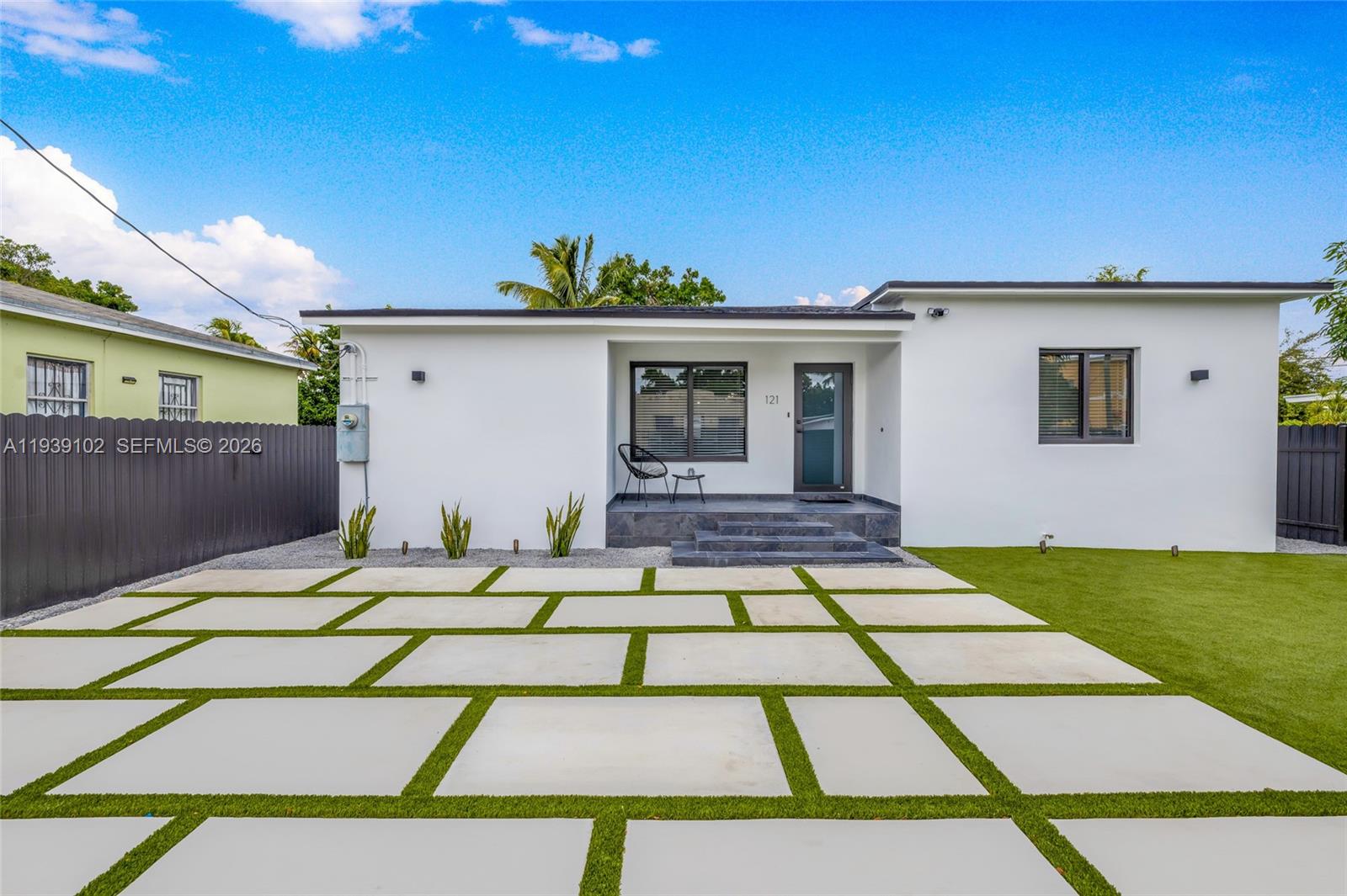 121 NW 53rd St Miami, FL 33127