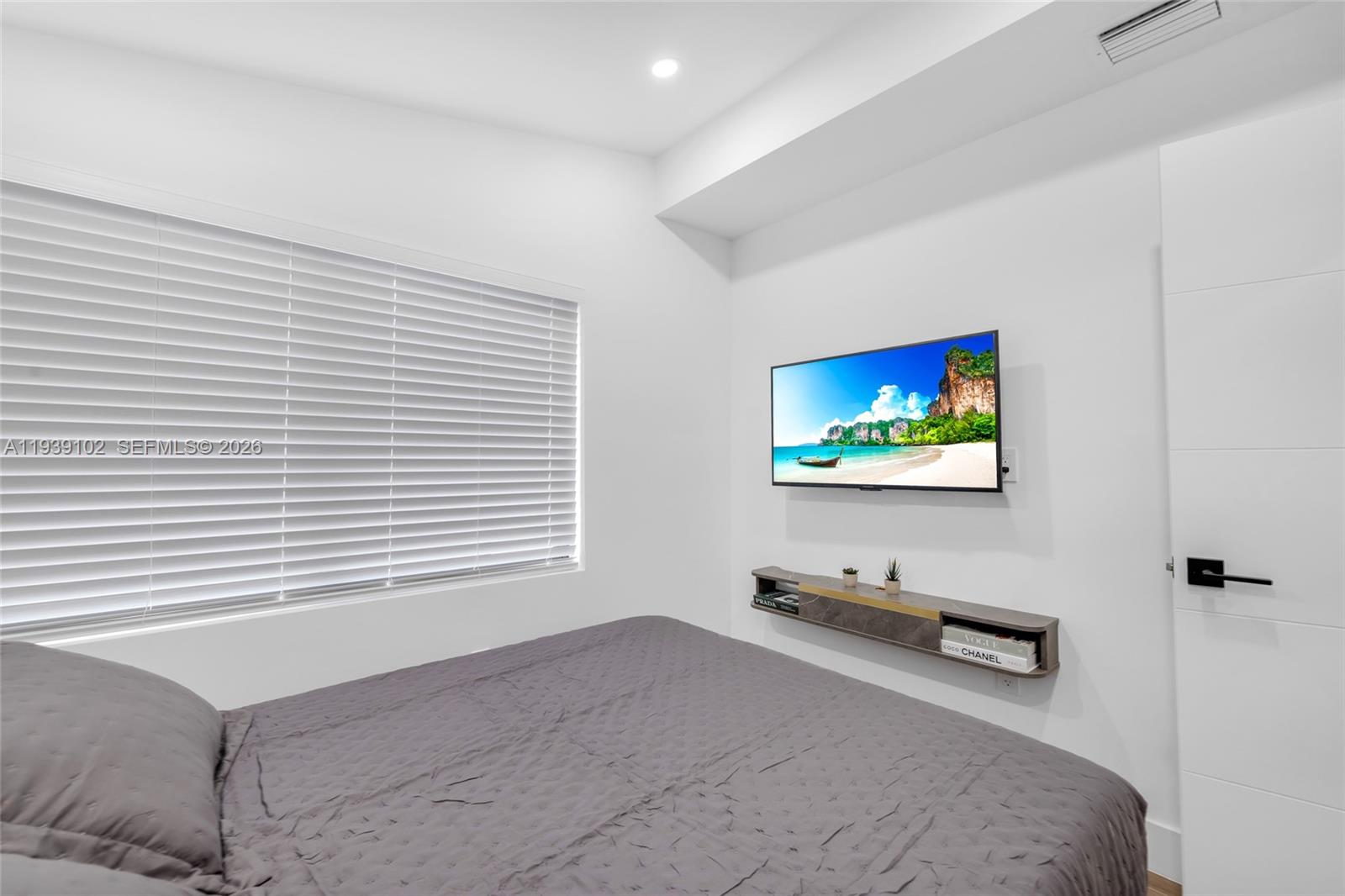 121 NW 53rd St Miami, FL 33127