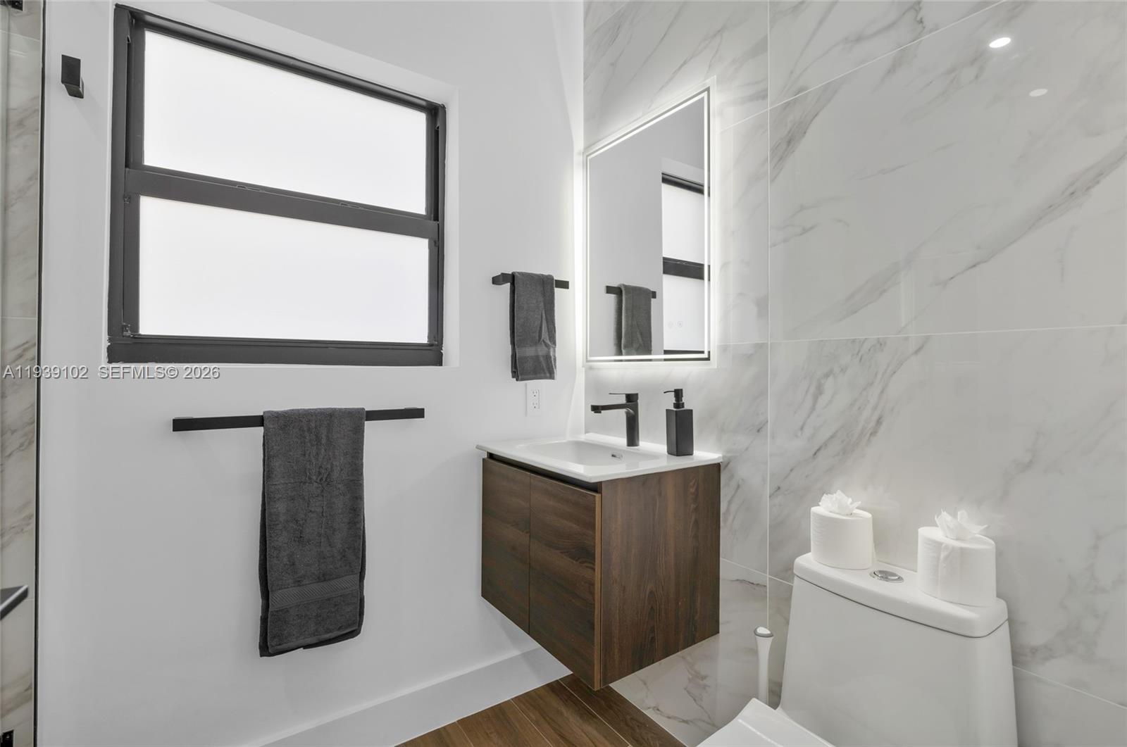 121 NW 53rd St Miami, FL 33127