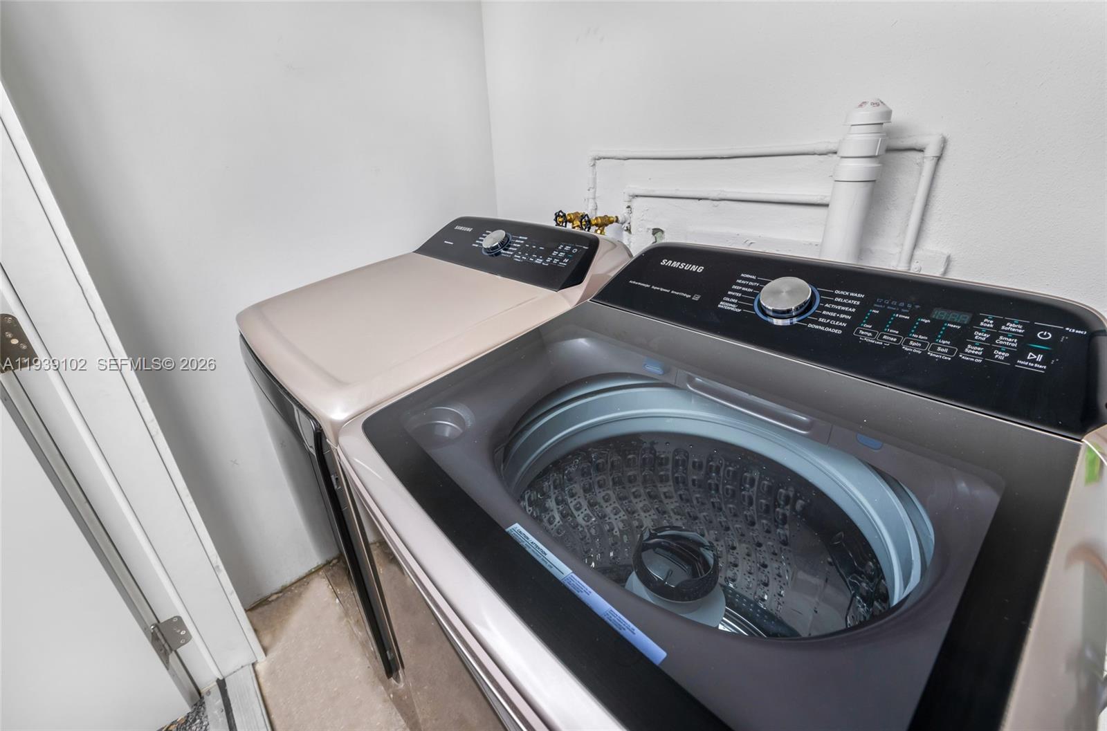 121 NW 53rd St Miami, FL 33127