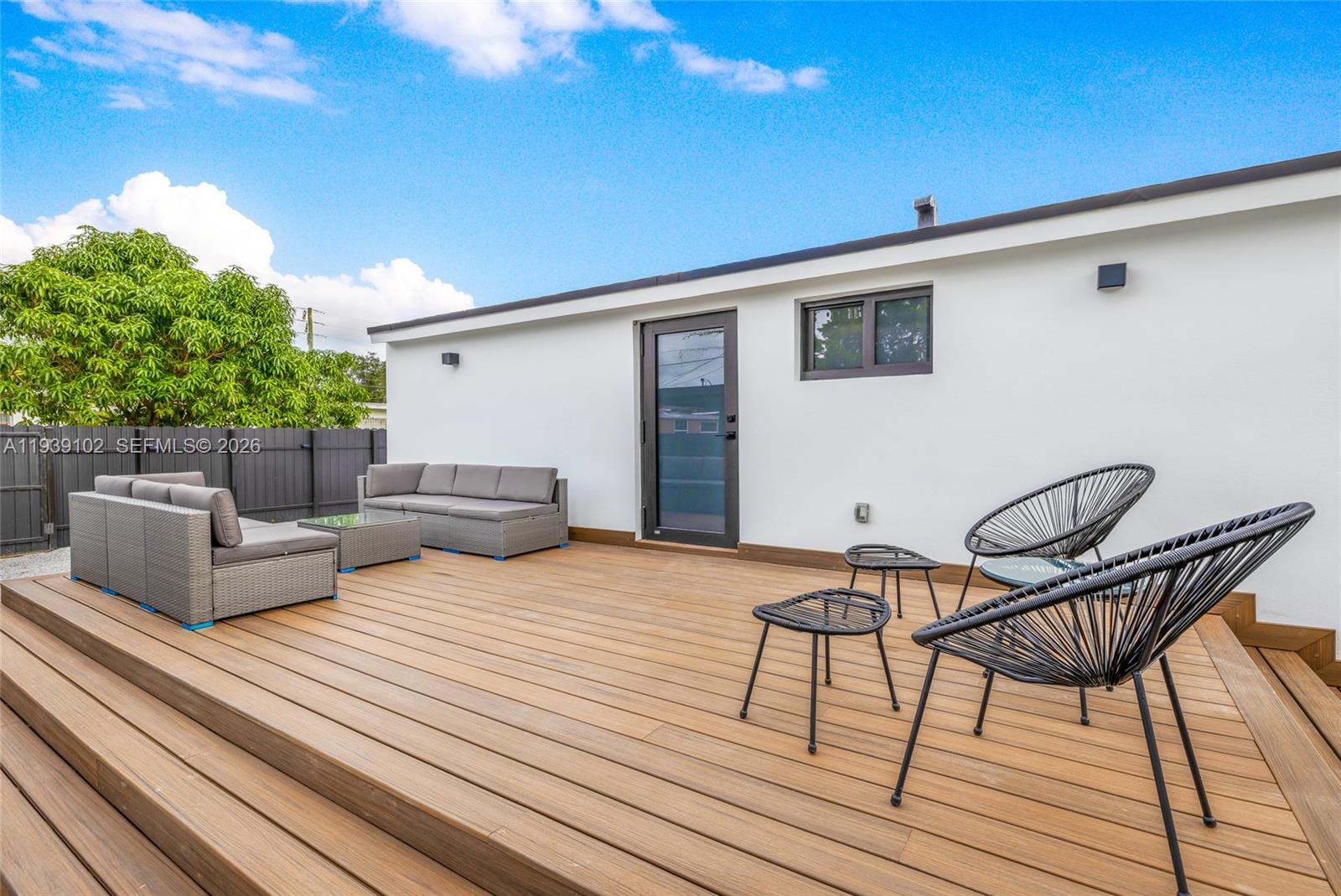 121 NW 53rd St Miami, FL 33127