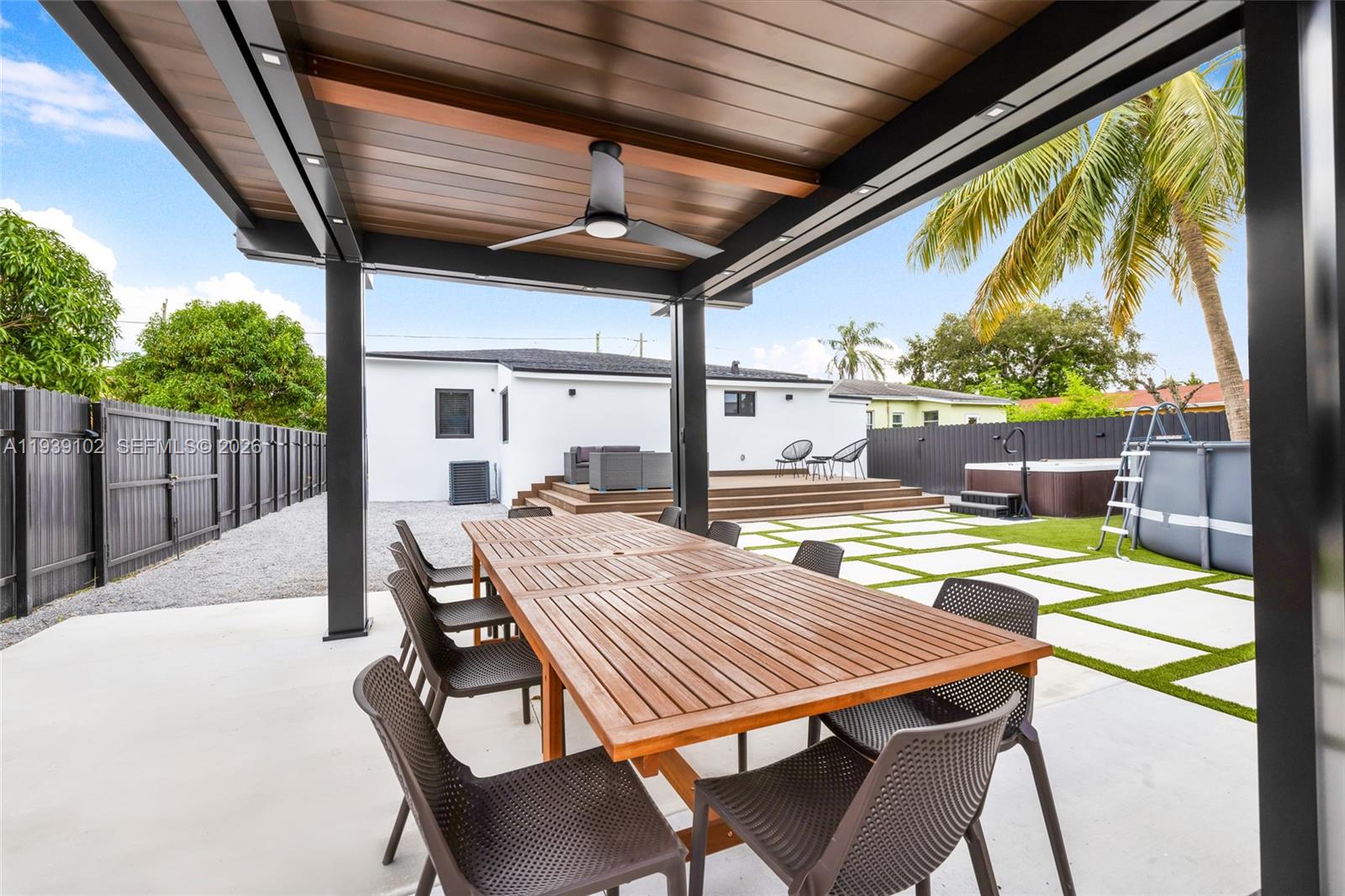 121 NW 53rd St Miami, FL 33127