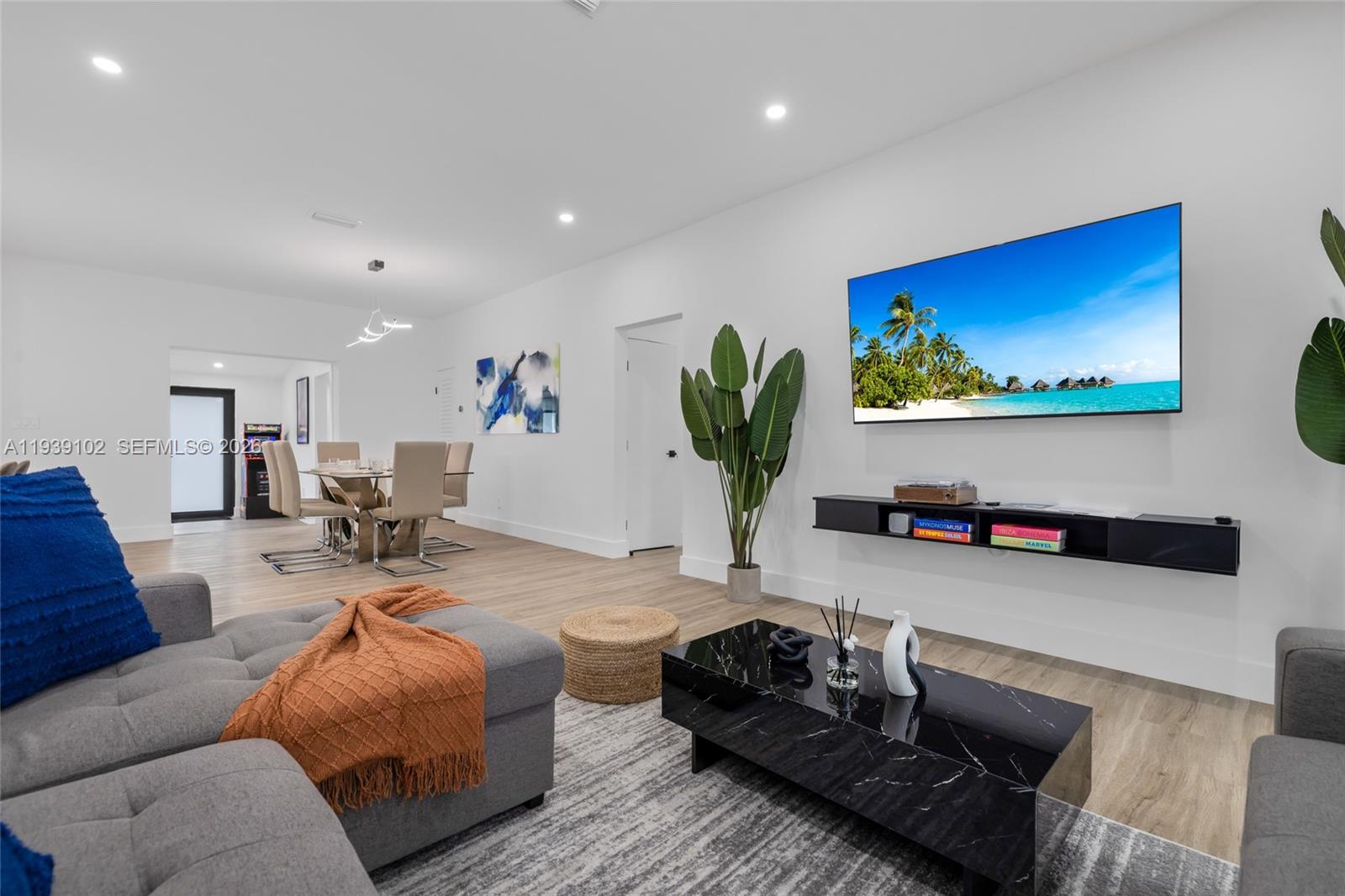 121 NW 53rd St Miami, FL 33127