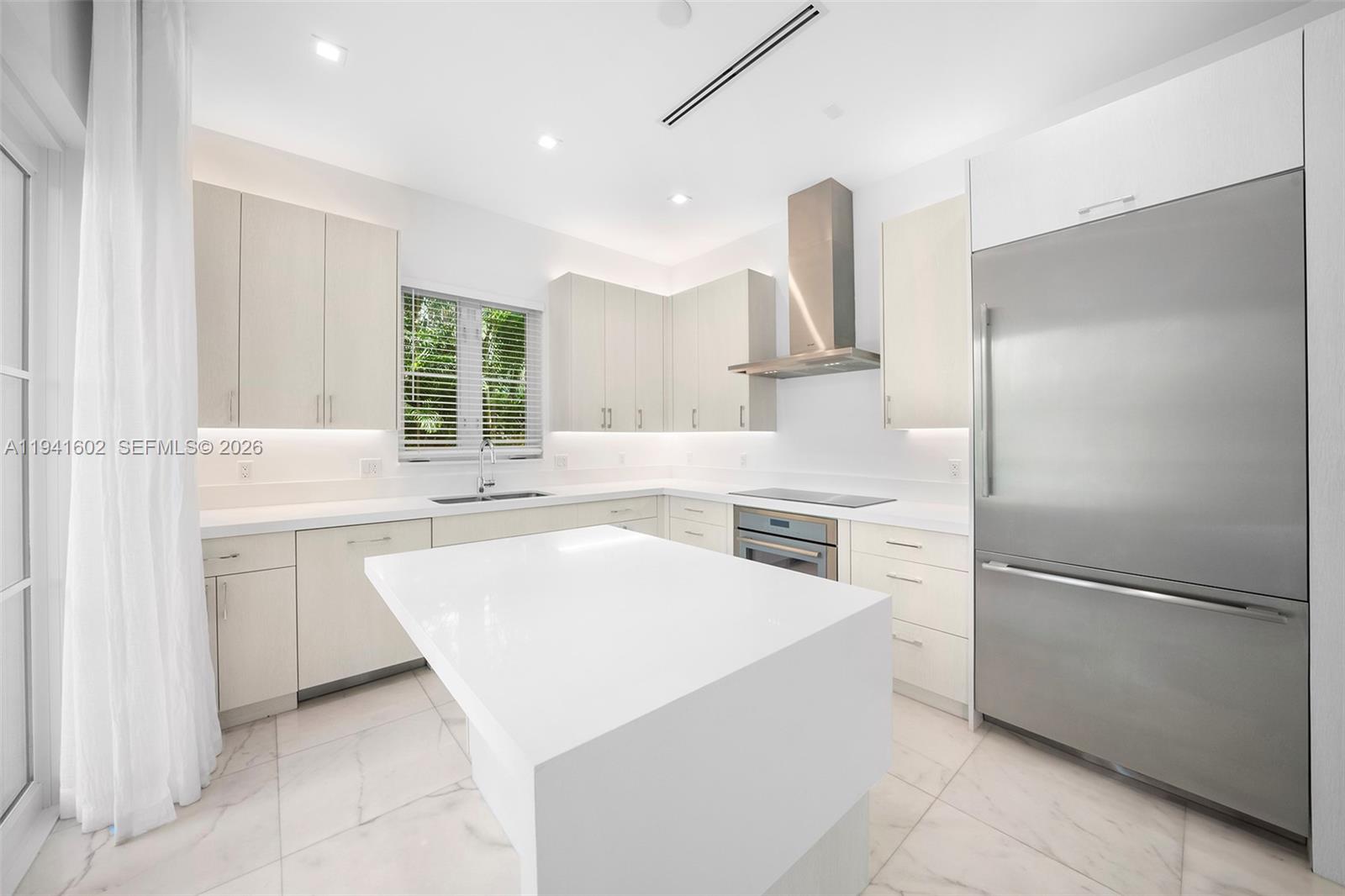 315 Santander Ave #311 Coral Gables, FL 33134