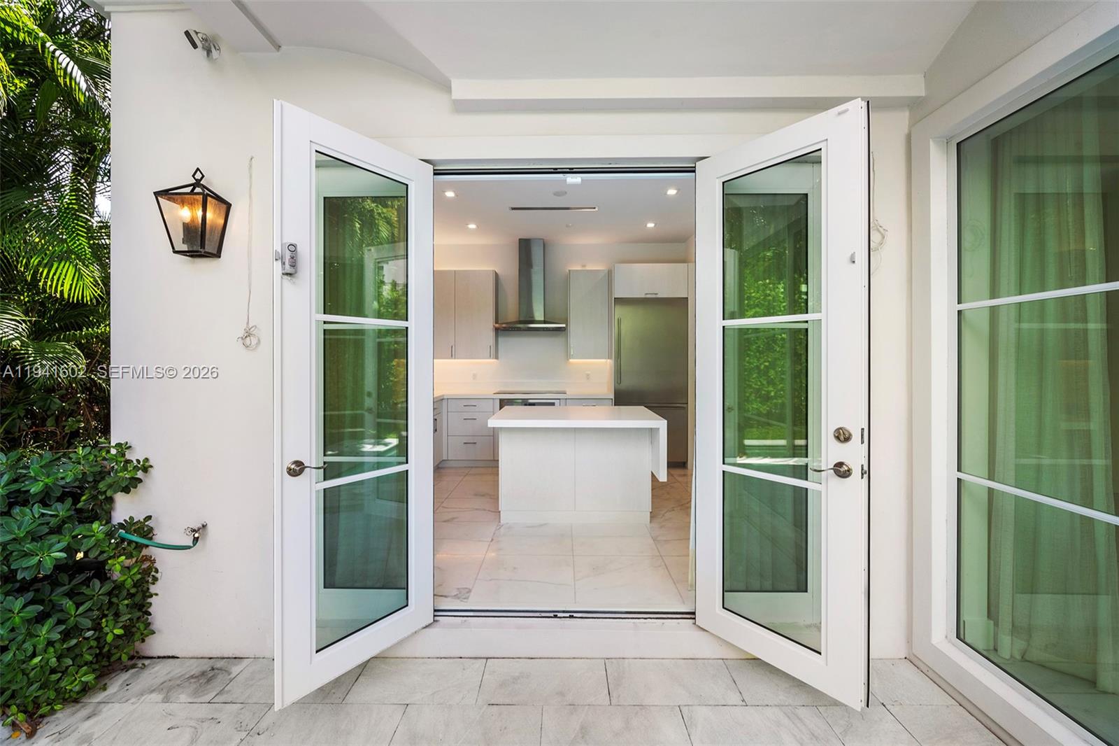 315 Santander Ave #311 Coral Gables, FL 33134