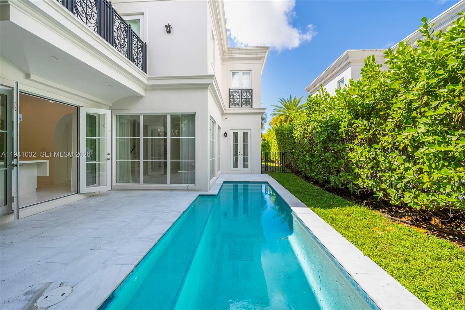 315 Santander Ave #311 Coral Gables, FL 33134