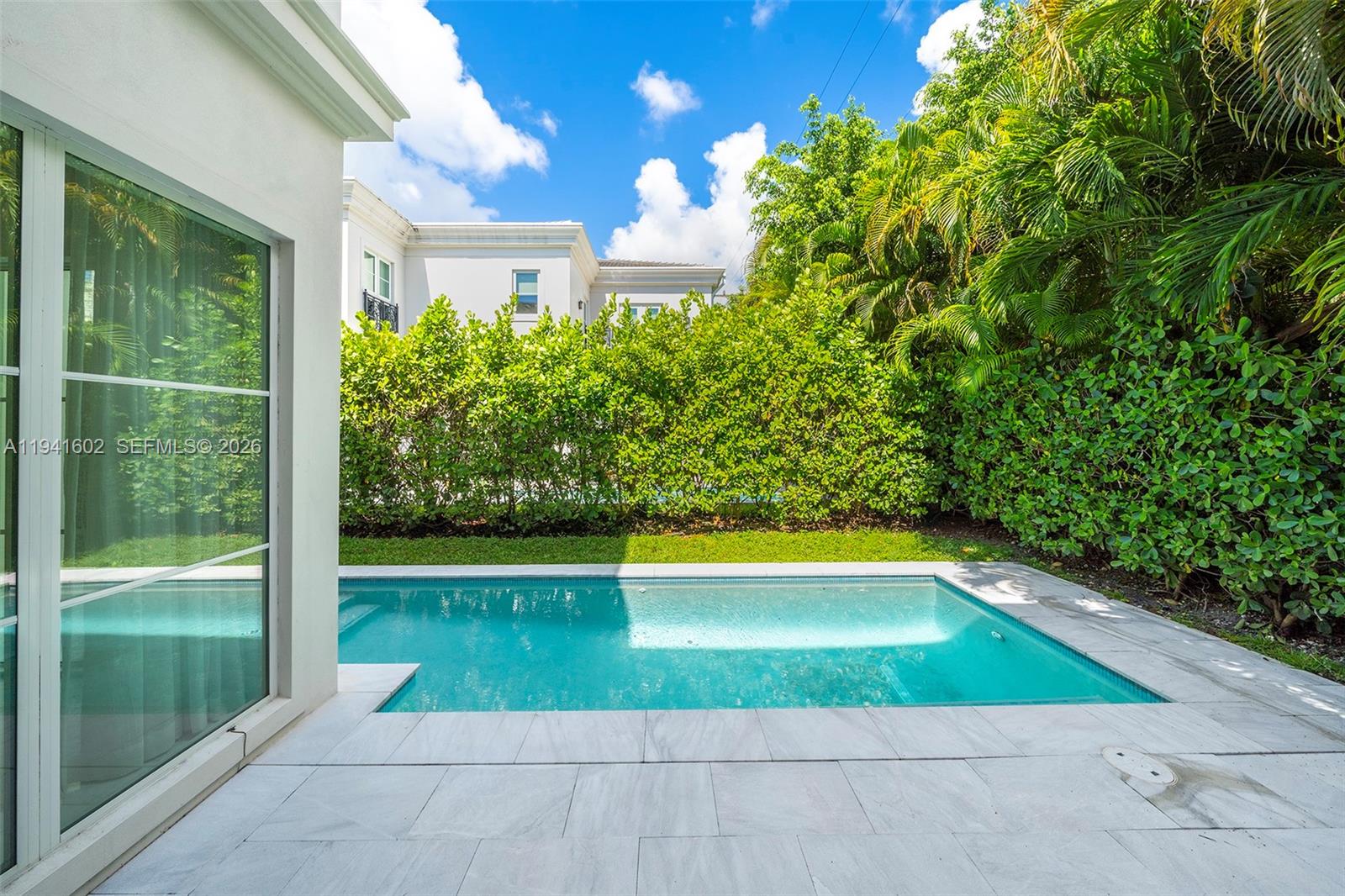 315 Santander Ave #311 Coral Gables, FL 33134