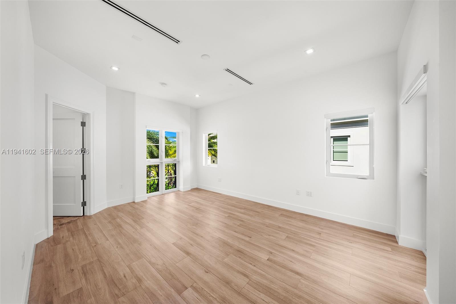 315 Santander Ave #311 Coral Gables, FL 33134