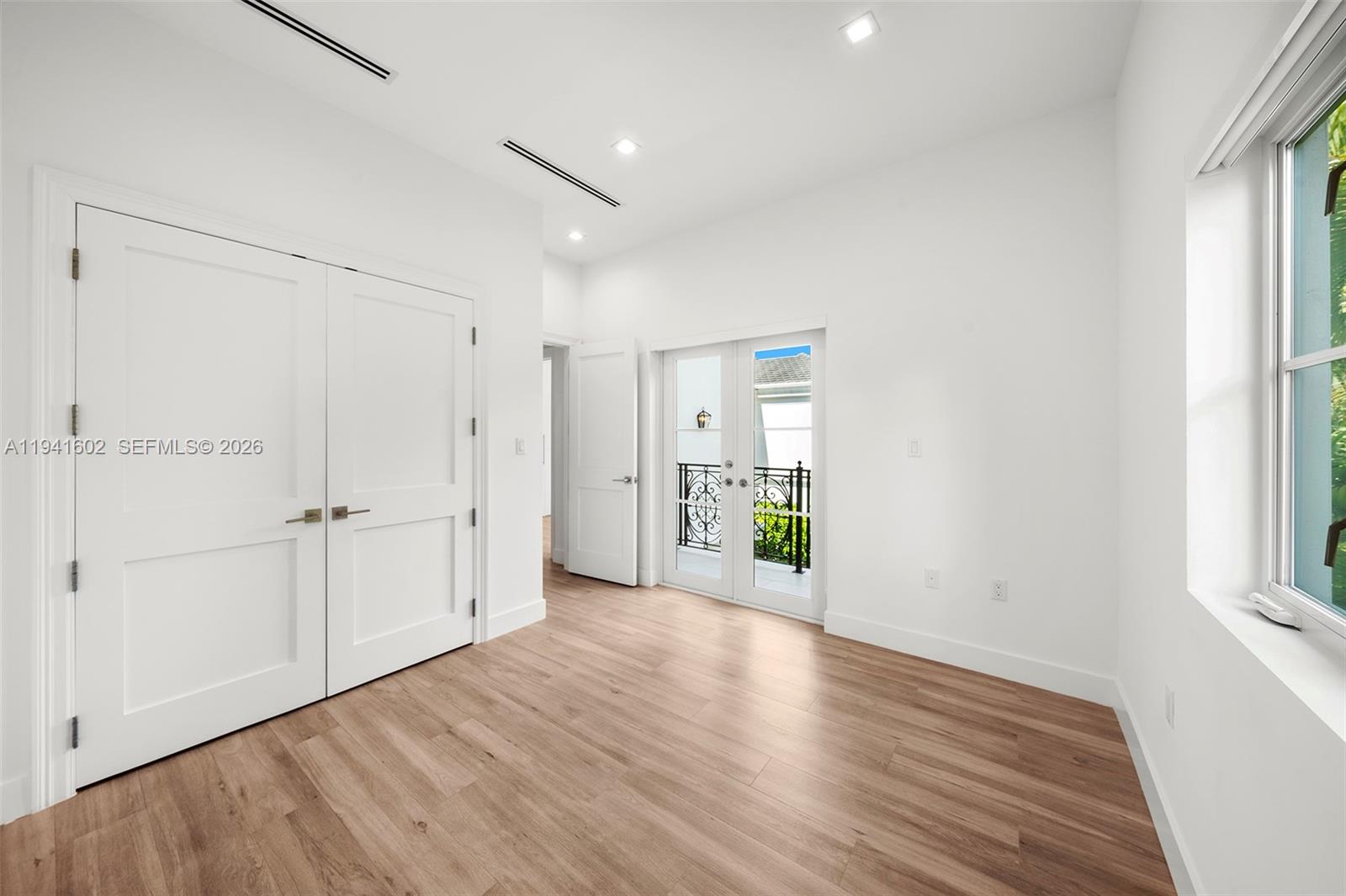 315 Santander Ave #311 Coral Gables, FL 33134