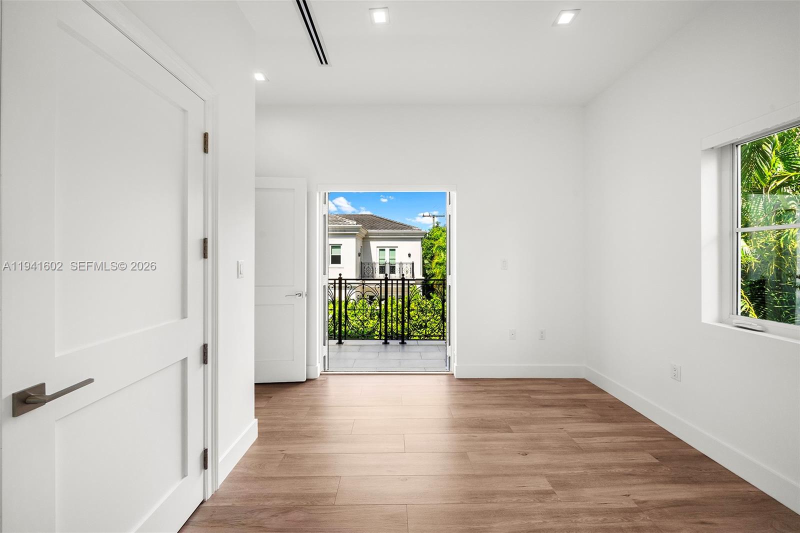 315 Santander Ave #311 Coral Gables, FL 33134