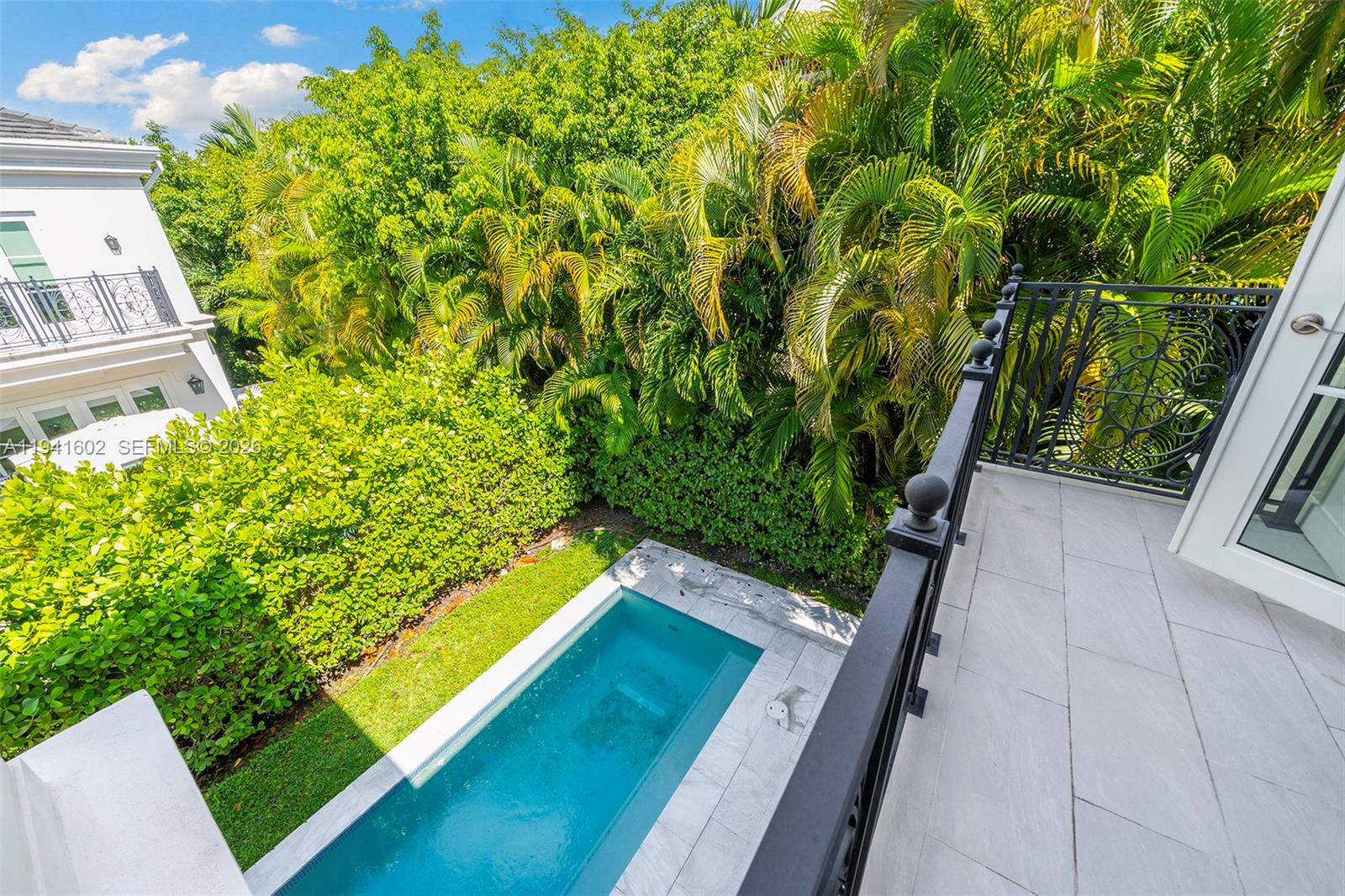 315 Santander Ave #311 Coral Gables, FL 33134