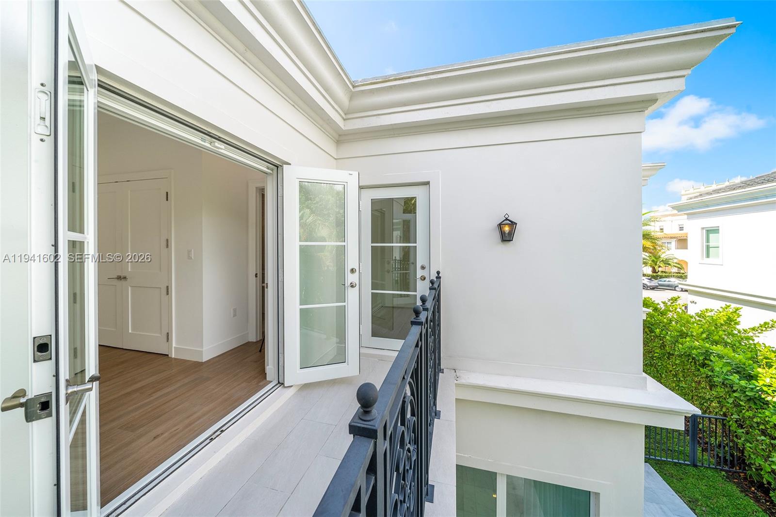 315 Santander Ave #311 Coral Gables, FL 33134