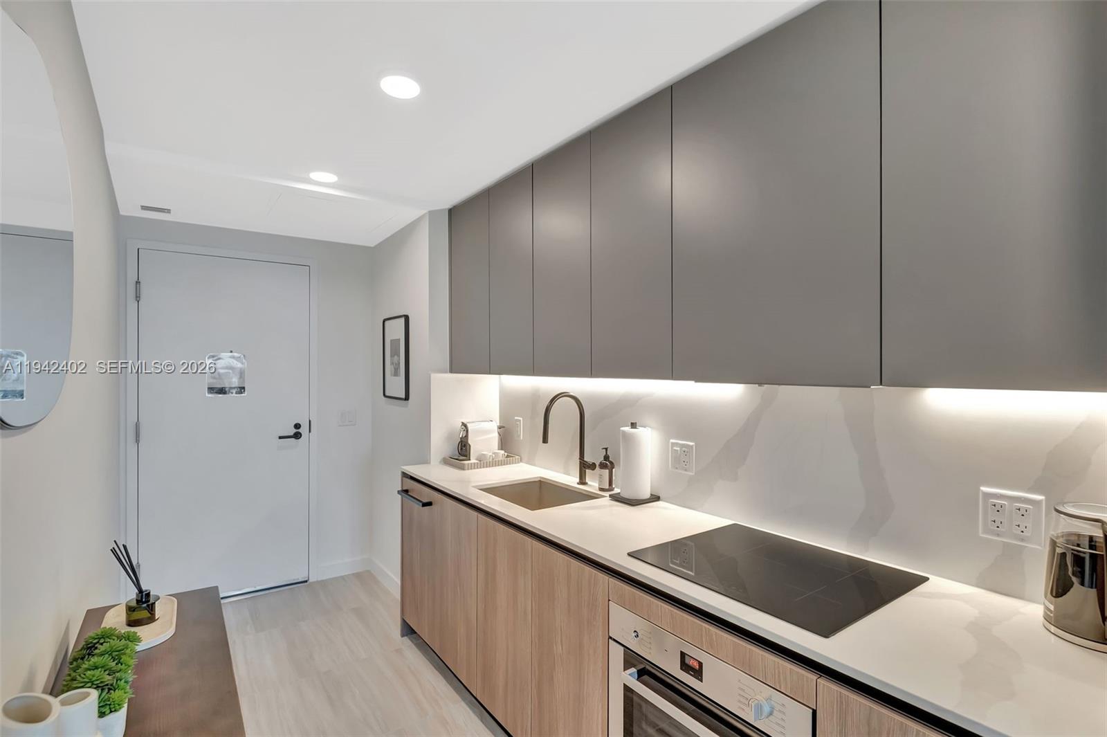 image 72 Park Condo1