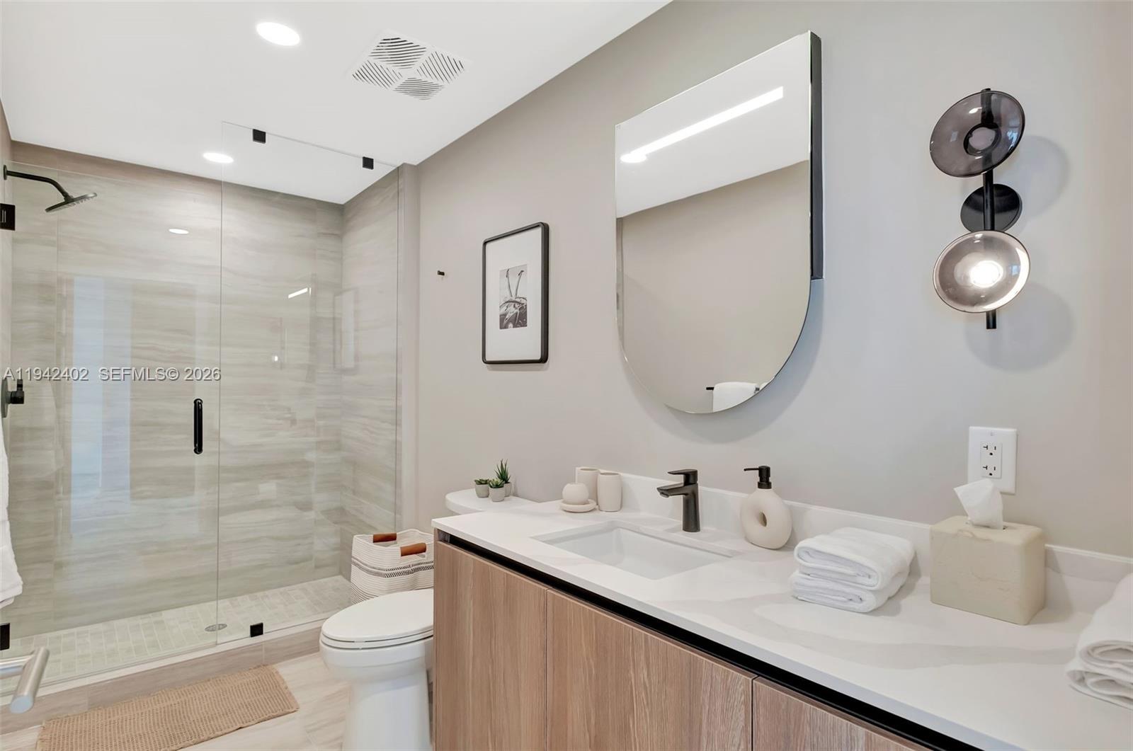 image 72 Park Condo3