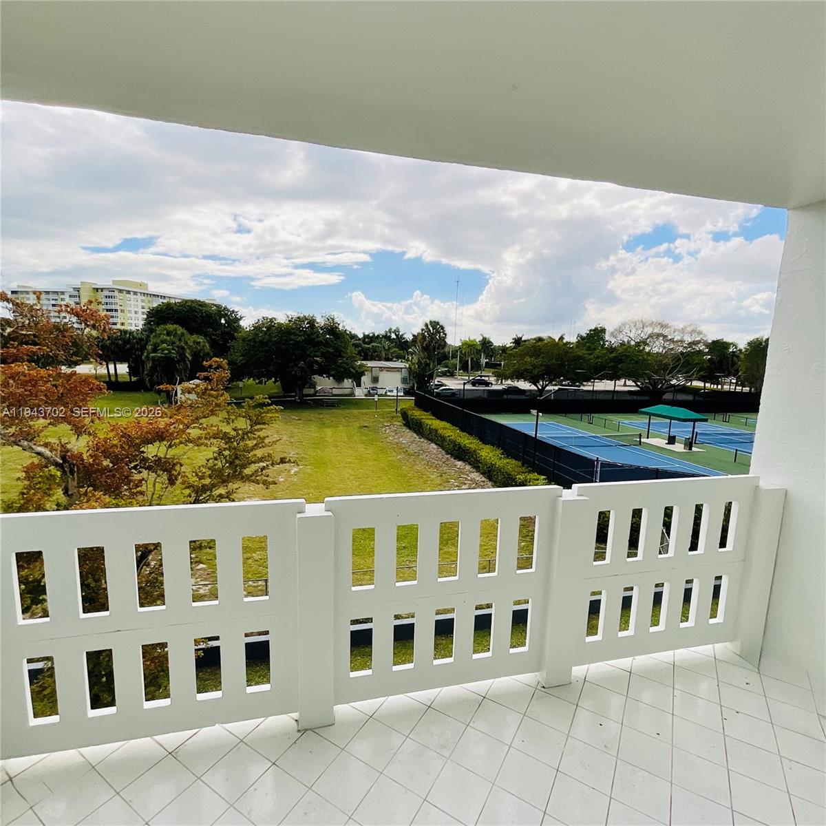 919 Hillcrest Dr #304 Hollywood, FL 33021