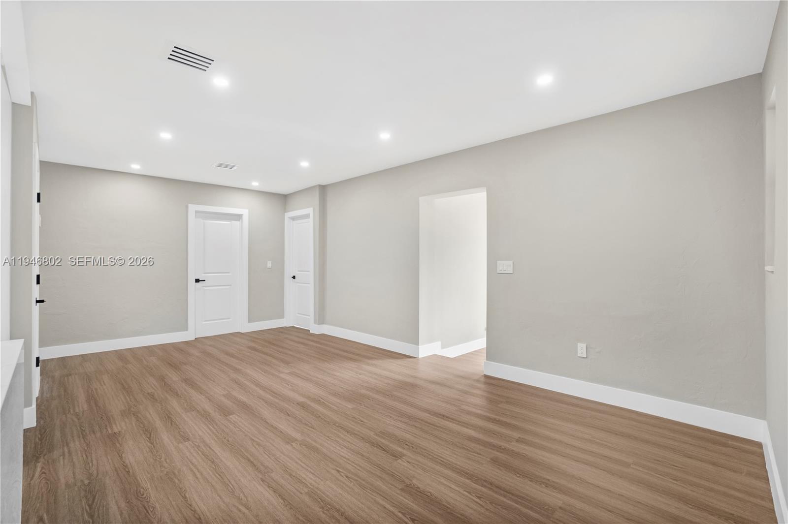 1151 NW 45th St Miami, FL 33127