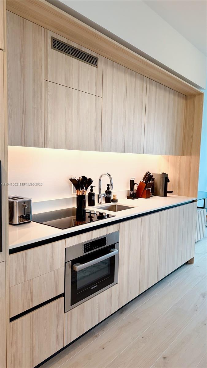 225 N Miami Ave #1102 Miami, FL 33128