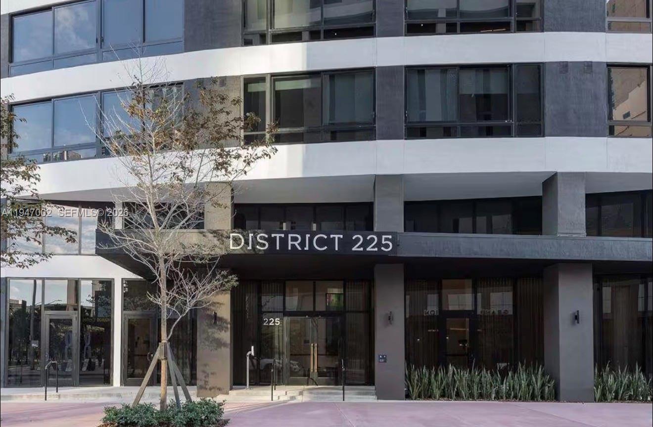 225 N Miami Ave #1102 Miami, FL 33128