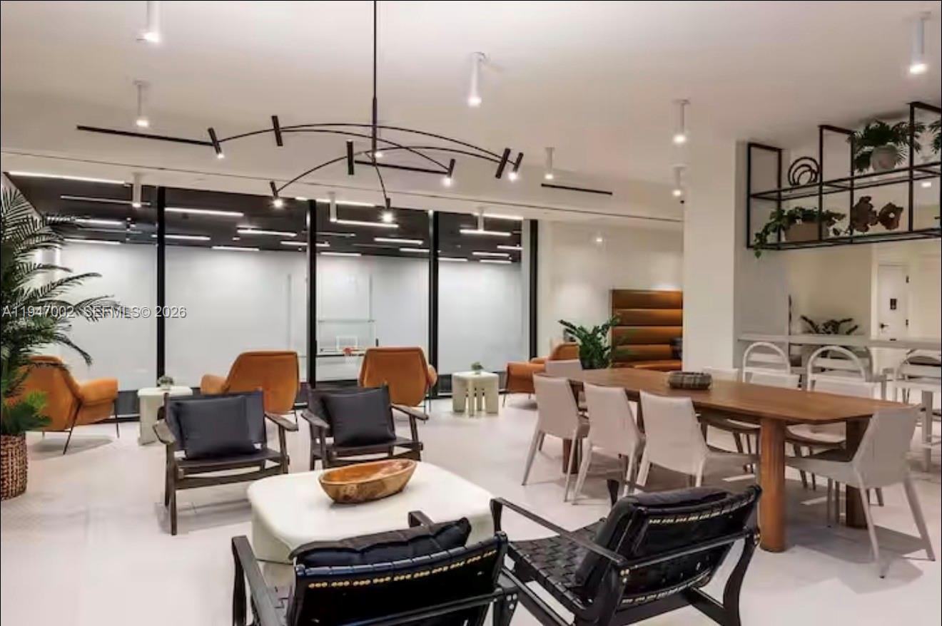 225 N Miami Ave #1102 Miami, FL 33128