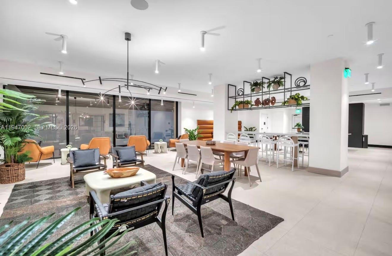 225 N Miami Ave #1102 Miami, FL 33128