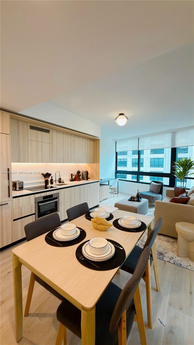 225 N Miami Ave #1102 Miami, FL 33128