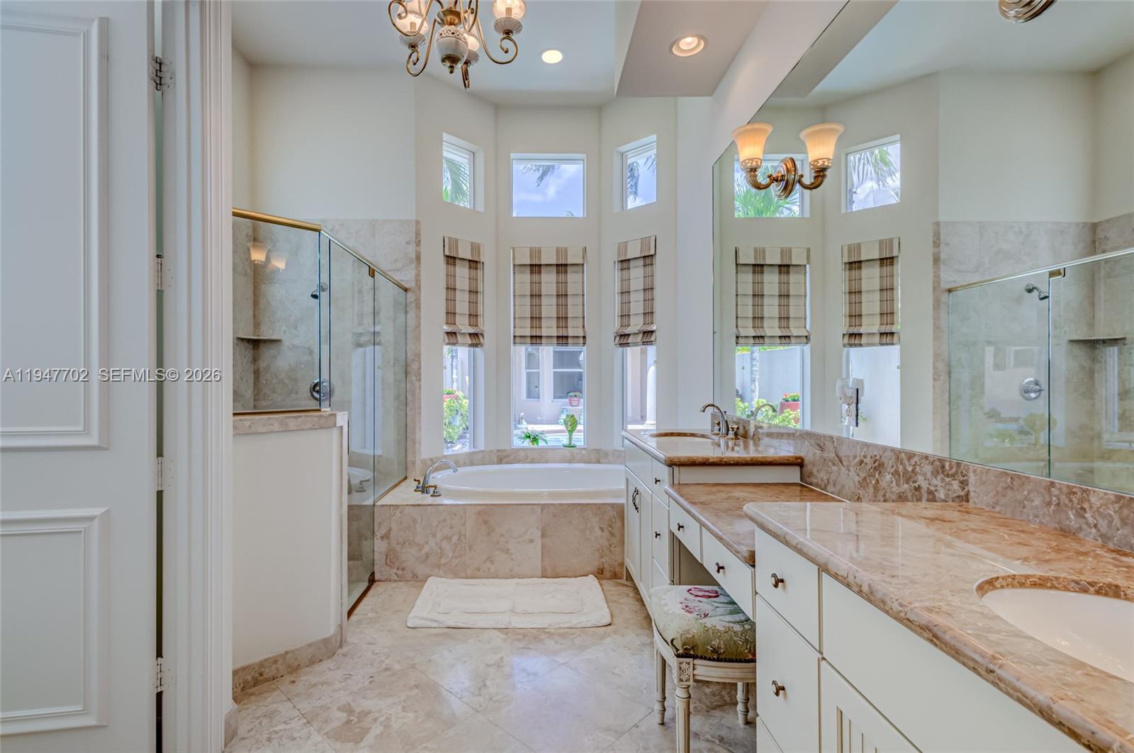 522 Les Jardin Dr Palm Beach Gardens, FL 33410