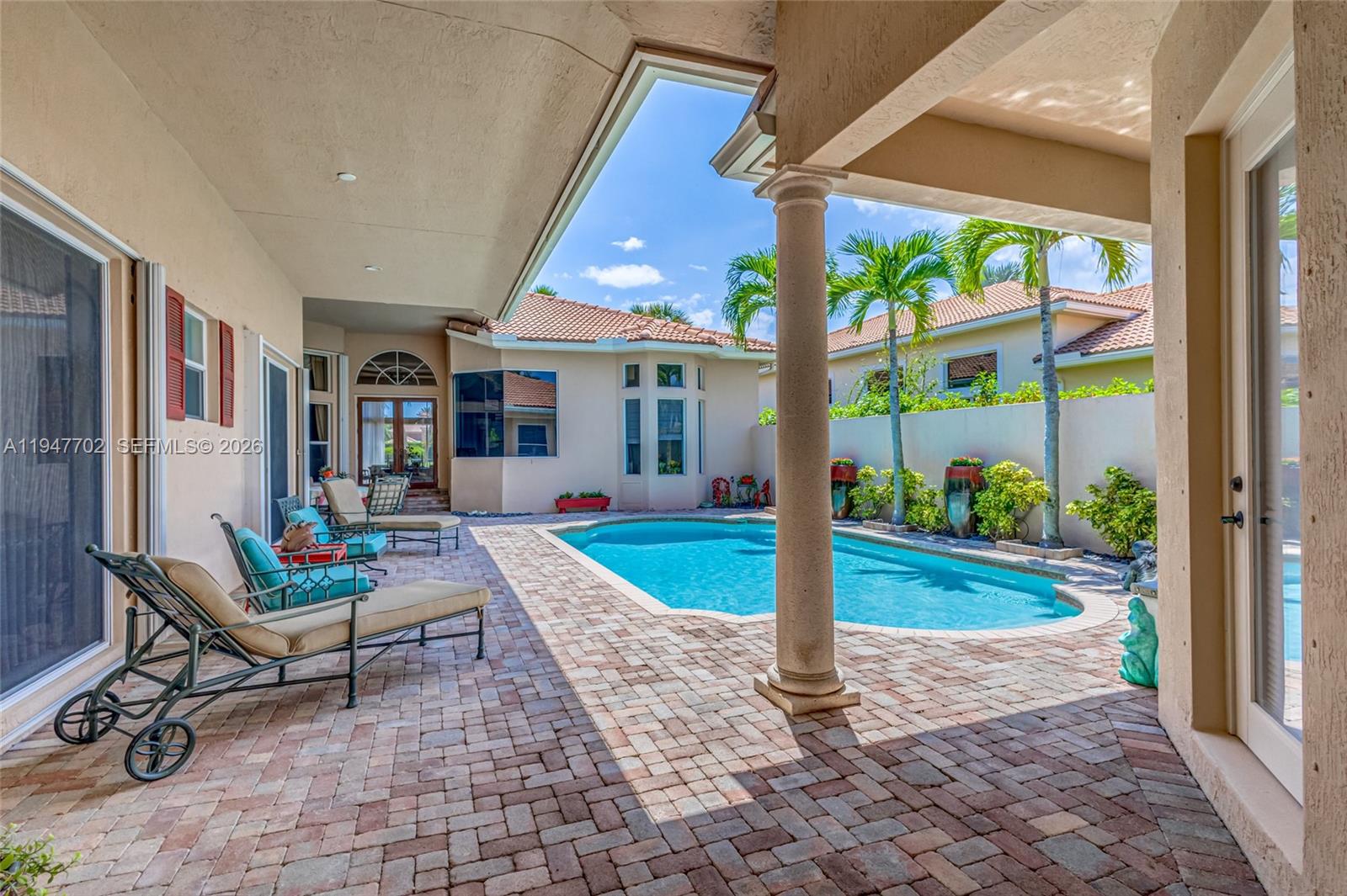 522 Les Jardin Dr Palm Beach Gardens, FL 33410
