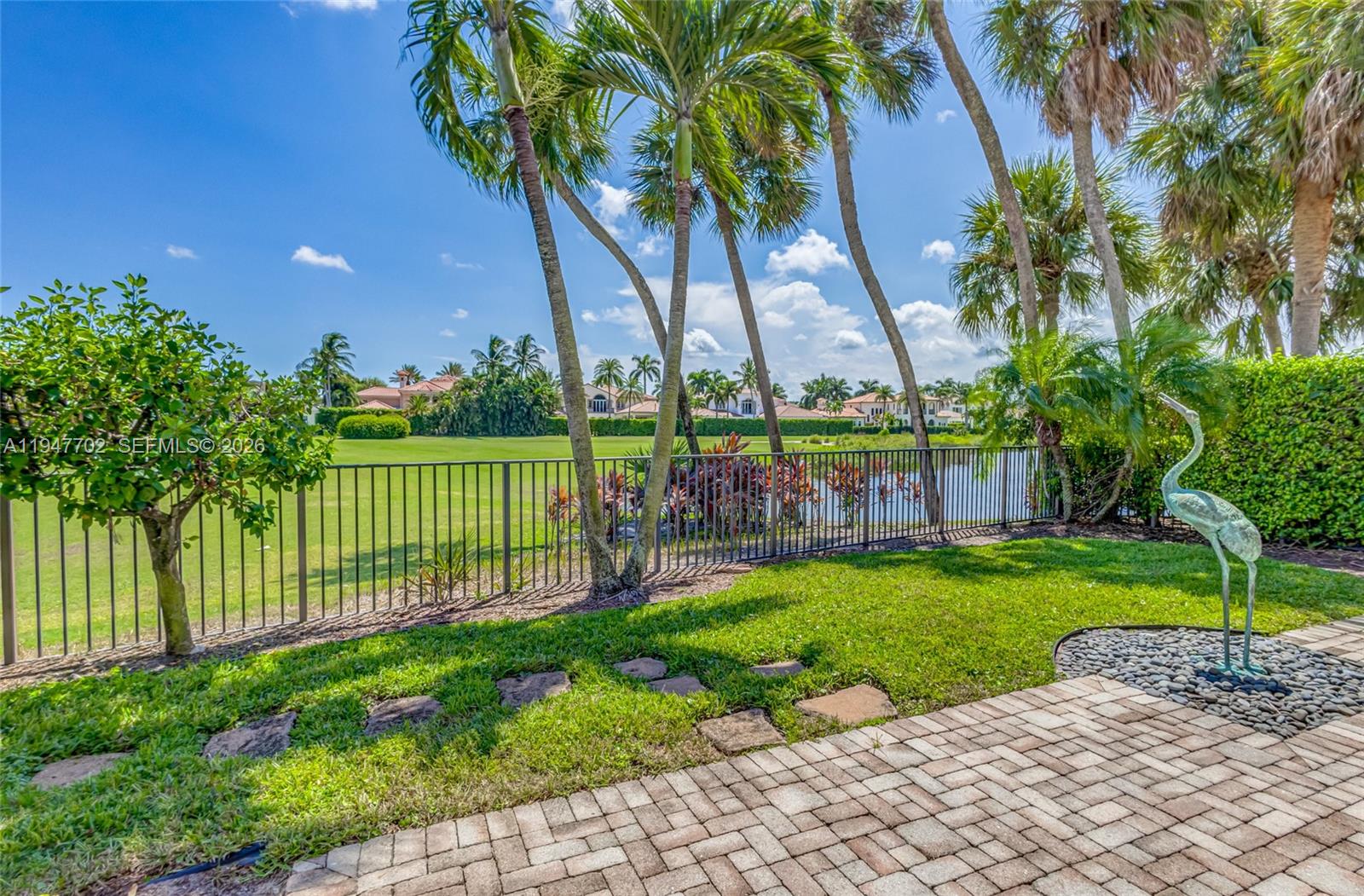 522 Les Jardin Dr Palm Beach Gardens, FL 33410