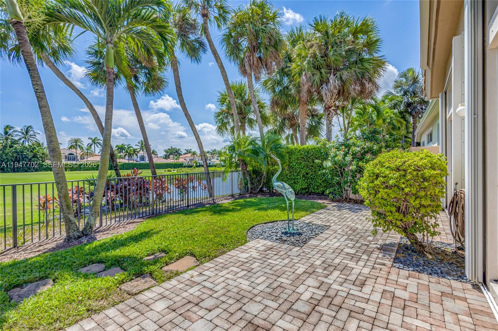 522 Les Jardin Dr Palm Beach Gardens, FL 33410
