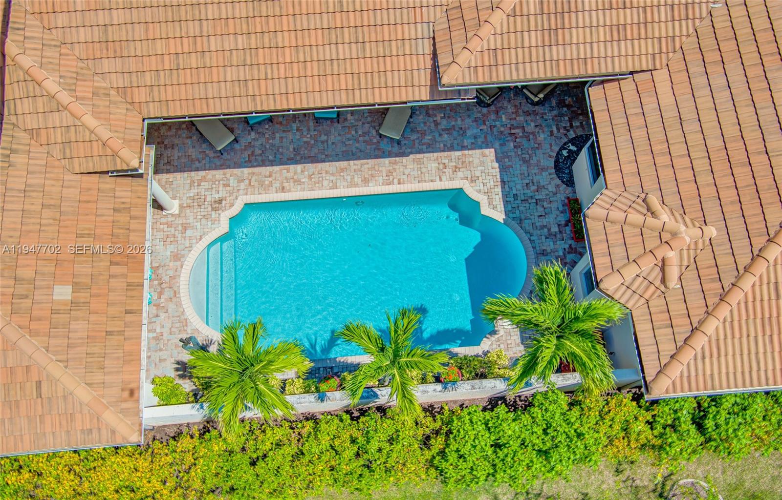 522 Les Jardin Dr Palm Beach Gardens, FL 33410