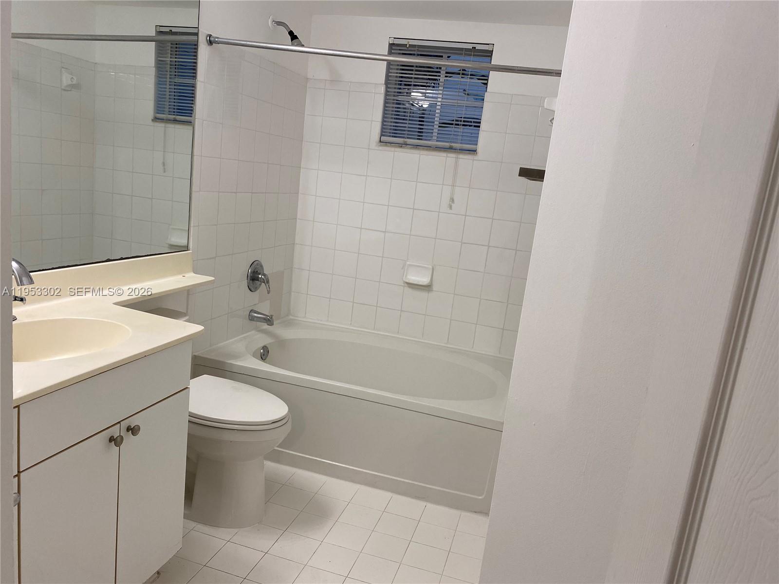 image Porto Bellagio Condo9