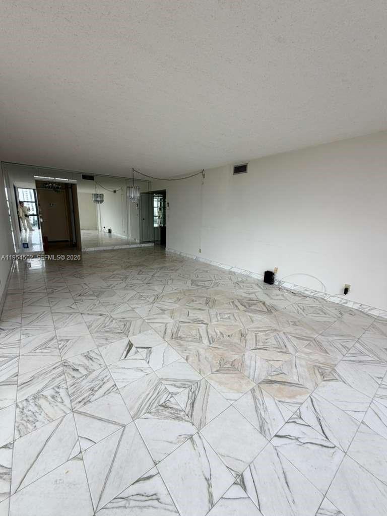 20379 W Country Clb Dr #1433 Aventura, FL 33180