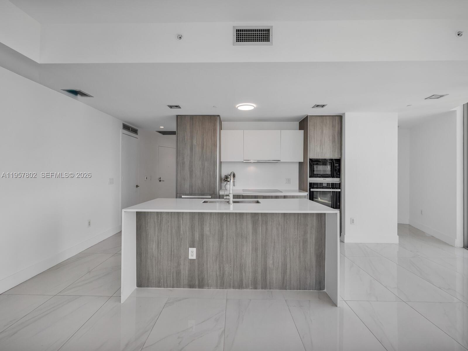 2900 NE 7th Ave #3301 Miami, FL 33137