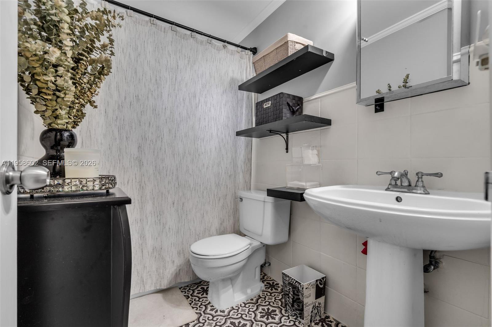 820 Salzedo St #403 Coral Gables, FL 33134