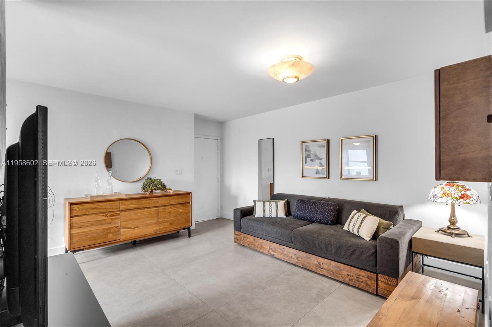 820 Salzedo St #403 Coral Gables, FL 33134