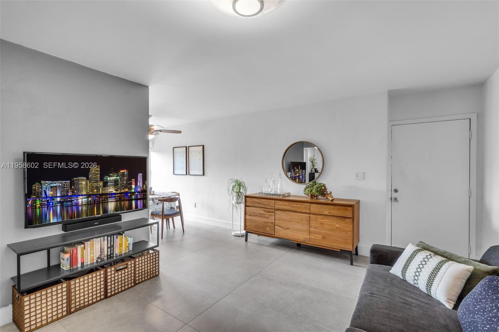 820 Salzedo St #403 Coral Gables, FL 33134