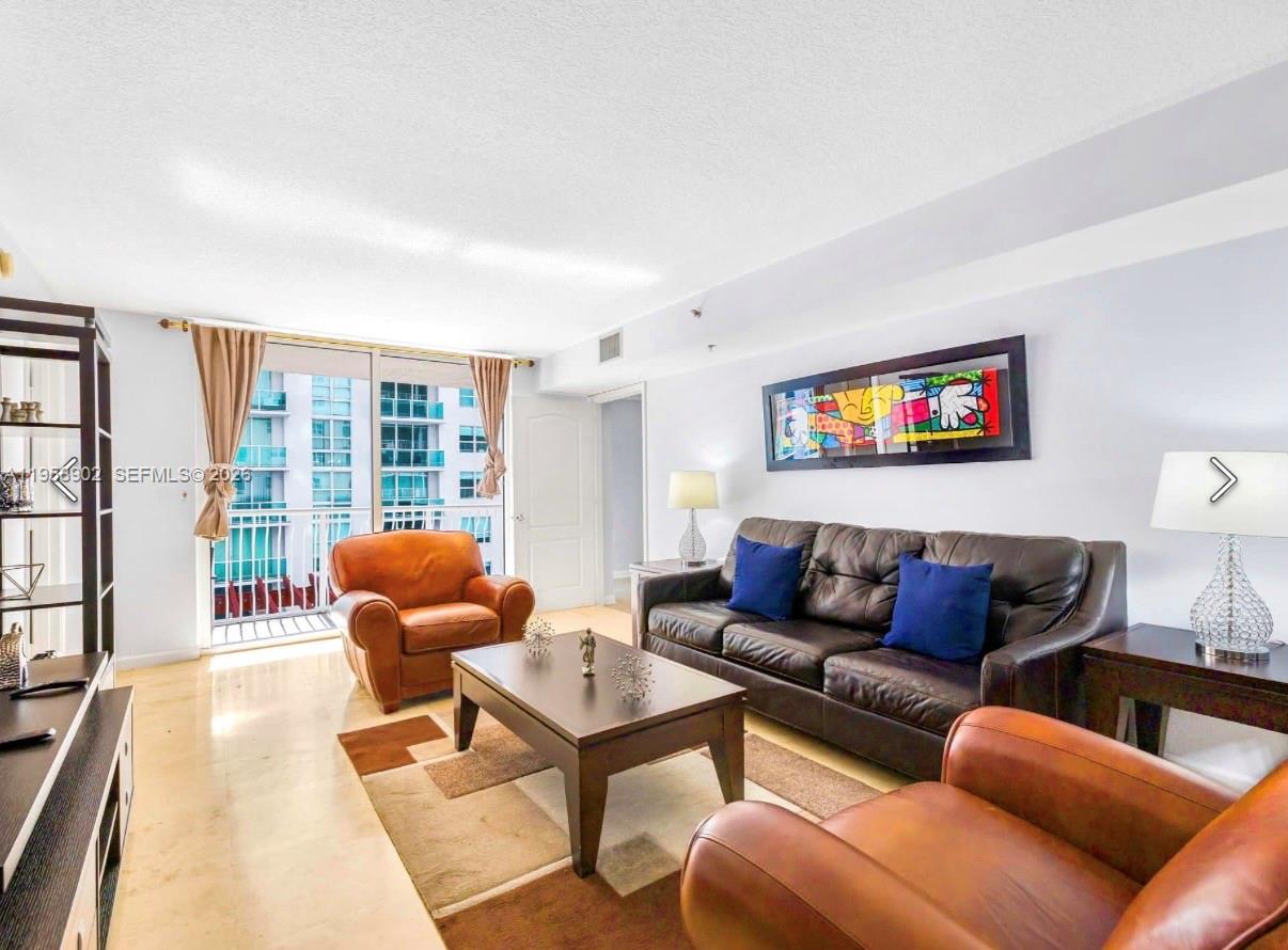 image The Club at Brickell Bay8