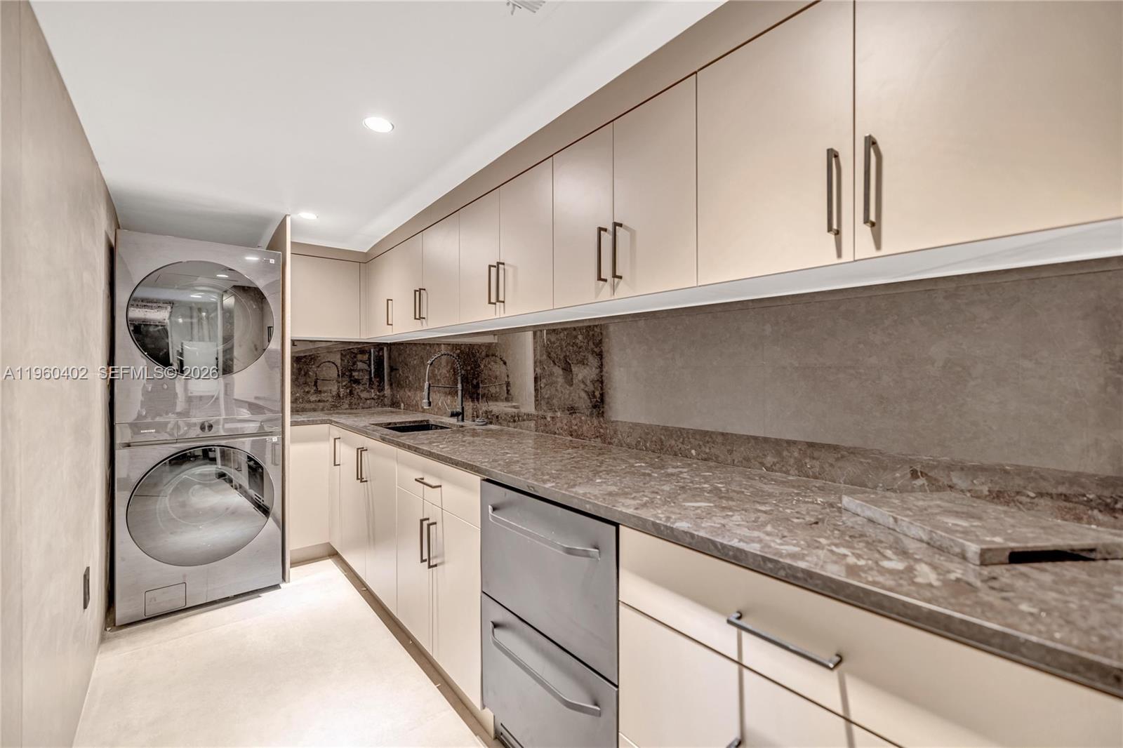 750 Harrison St Hollywood, FL 33019