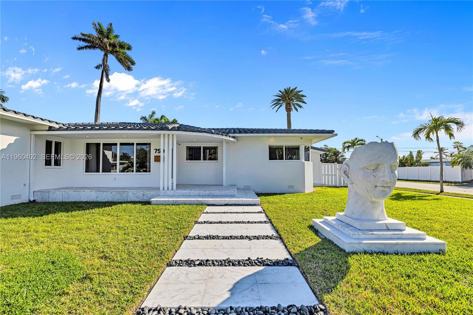 750 Harrison St Hollywood, FL 33019